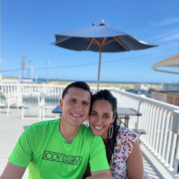 Meet your Posher, Cris - Picture 2 of 2